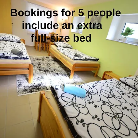 Anika, Ground-floor With Free Private Parking